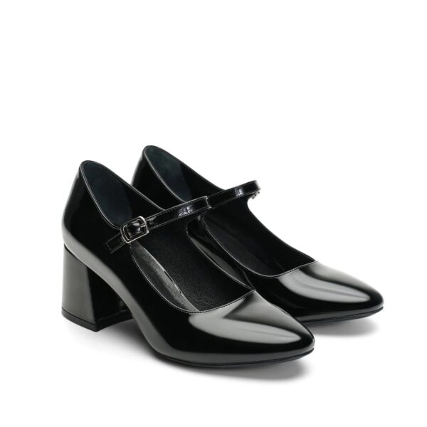 Claudia Patent
