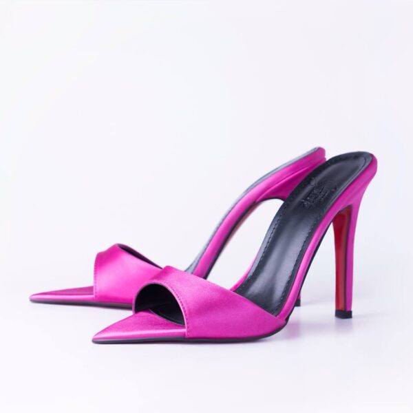 The House os Stiletto   pink